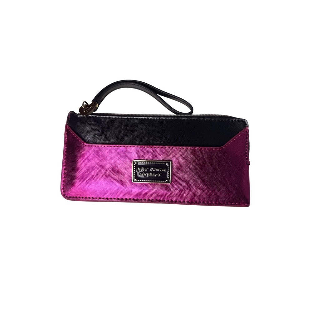 Betsey Johnson Metallic Fuchsia Black Saffiano Wristlet Wallet Heart Zip Pull - Picture 2 of 9